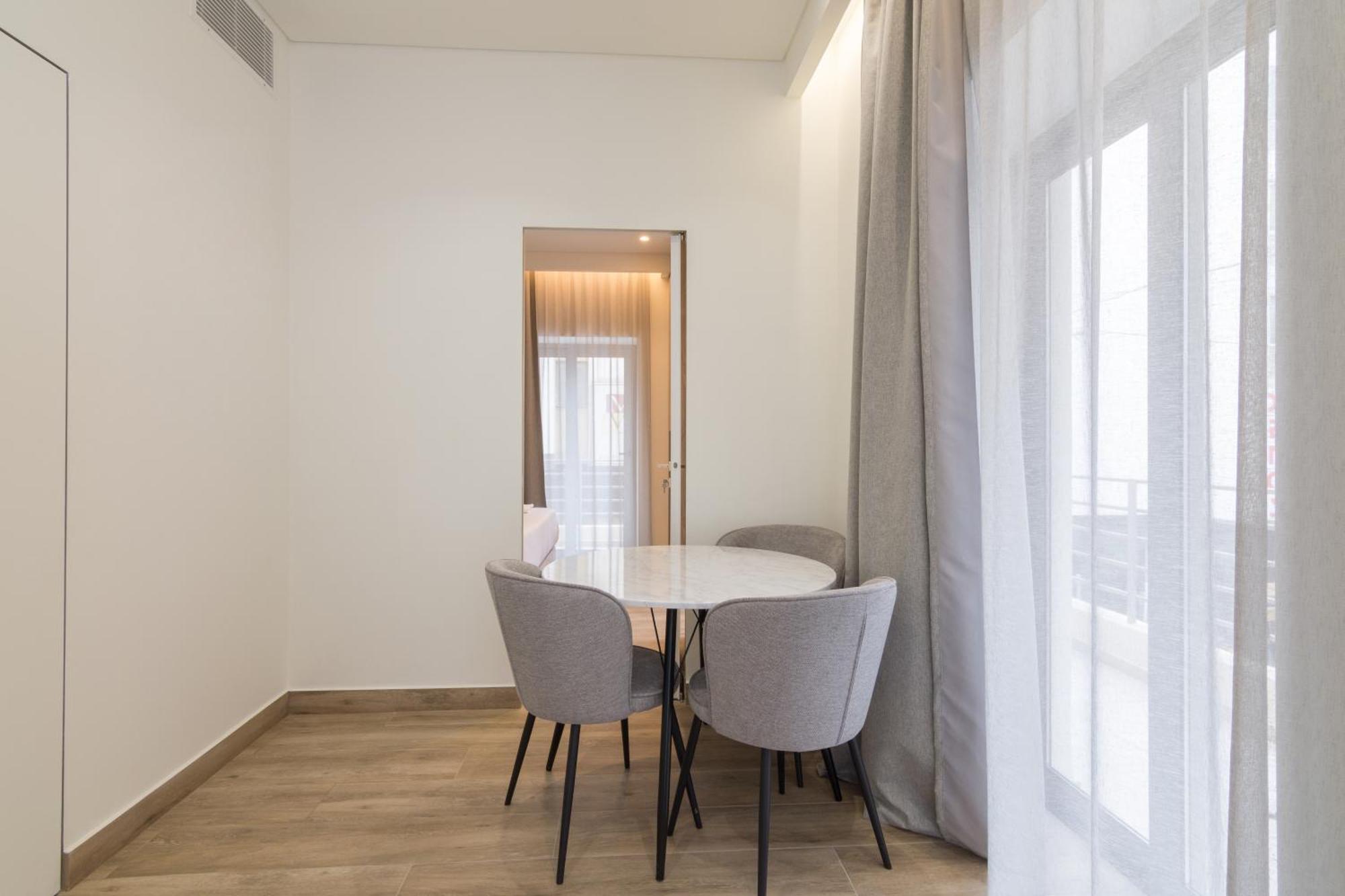 Socrates Fully Equipped Apartments With Unique Design Atenas Exterior foto